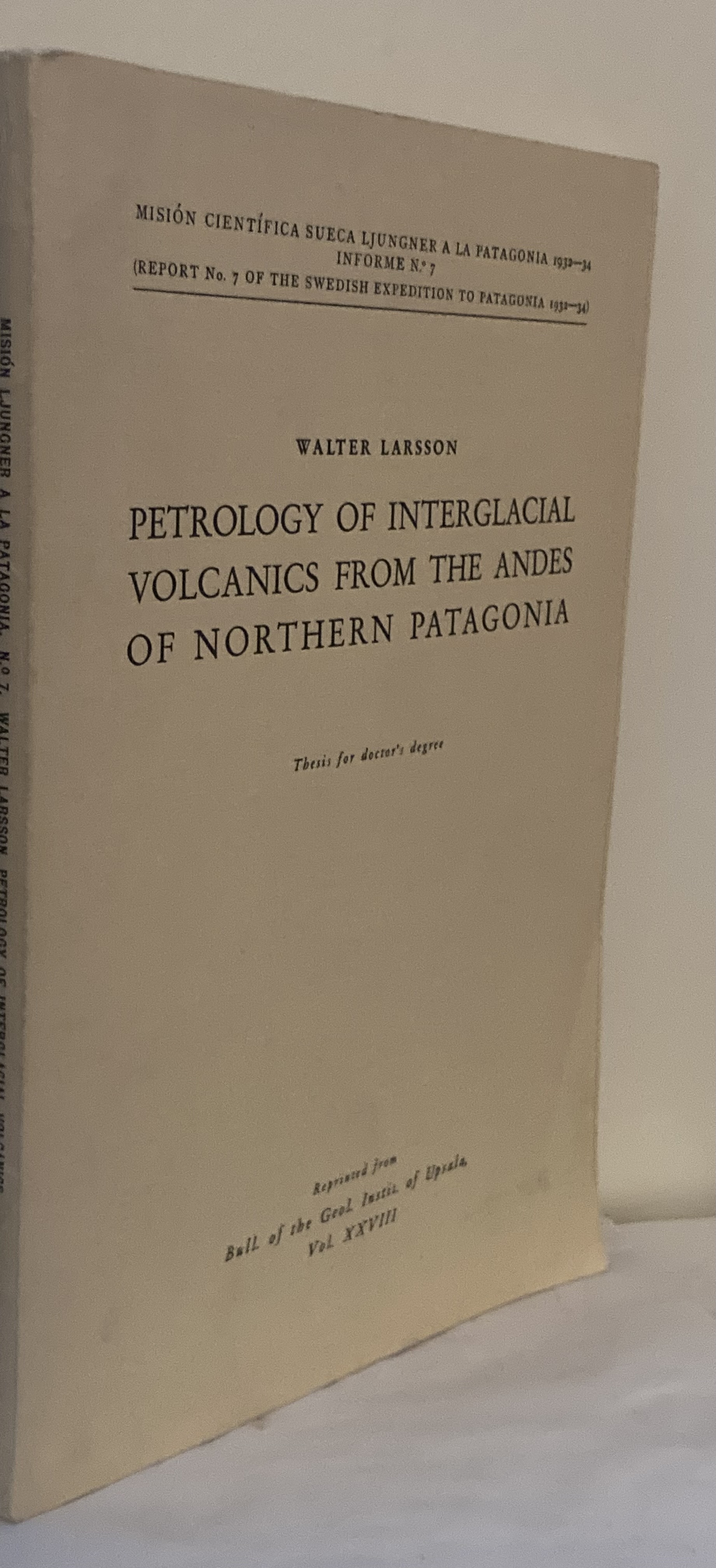 Petrology of Interglacial Volcanics from the Andes of Northern Patagonia