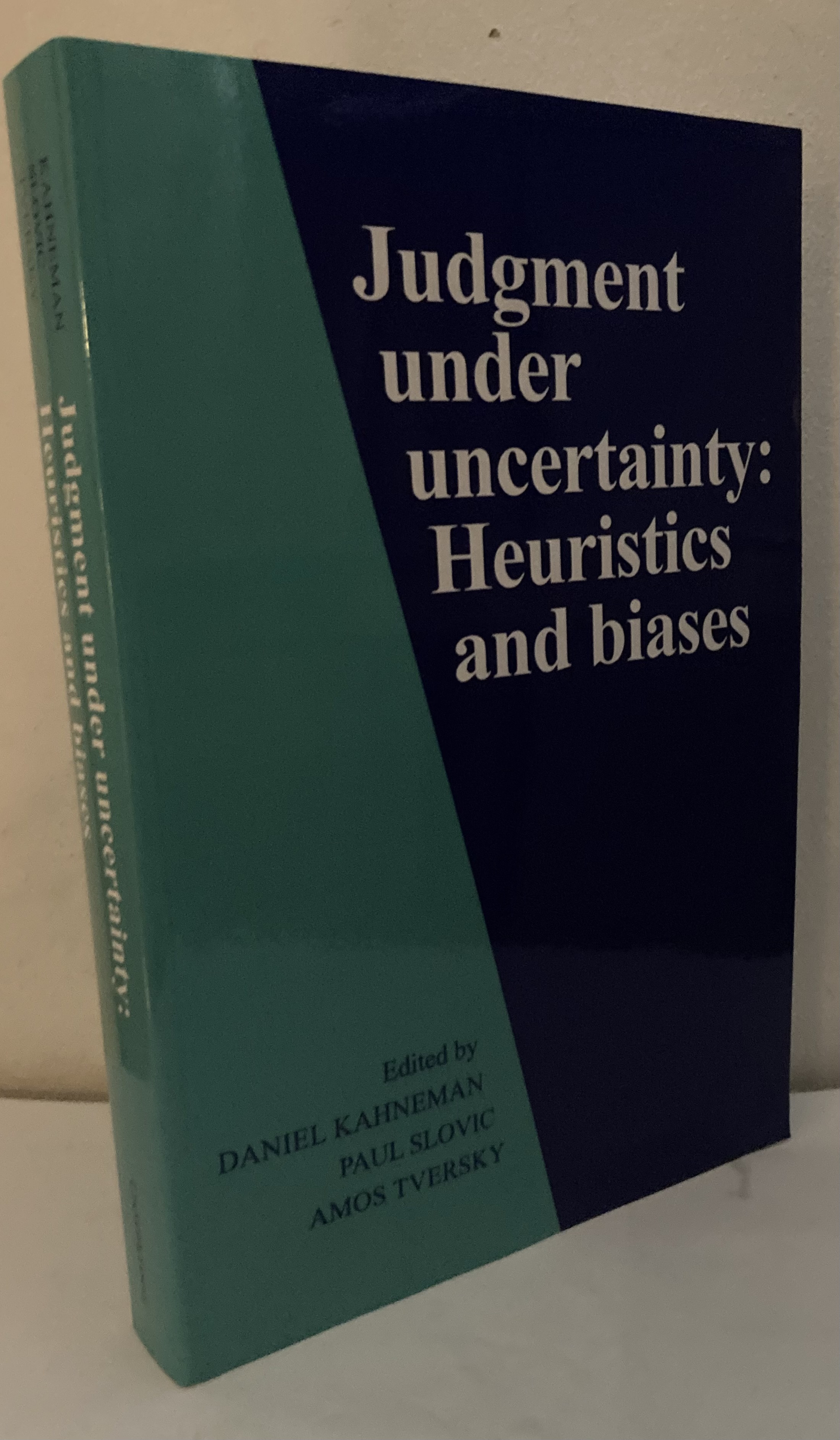 Judgment Under Uncertainty. Heuristics and Biases